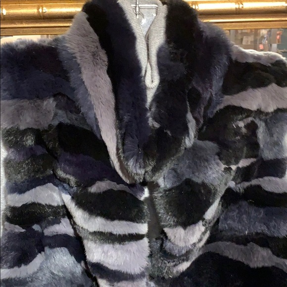 Metric Rabbit fur vest - Picture 2 of 4